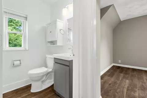 Bath - 3766 Dunkirk St, Cincinnati, OH 45220 photo 2 of 6