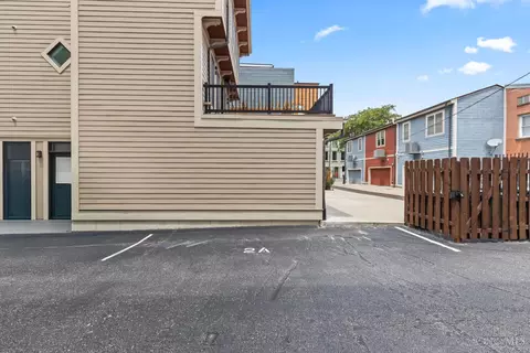 Exterior - 1420 Elm St, Cincinnati, OH 45202 photo 7 of 8