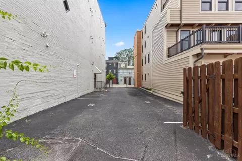 Exterior - 1420 Elm St, Cincinnati, OH 45202 photo 6 of 8