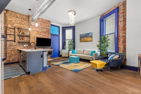 Living - 1420 Elm St, Cincinnati, OH 45202 photo 4 of 4