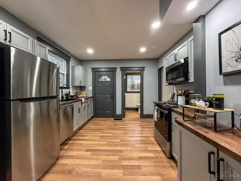Kitchen - 4849 Prosperity Pl, Cincinnati, OH 45238 photo 1 of 4