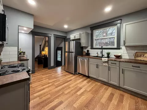 Kitchen - 4849 Prosperity Pl, Cincinnati, OH 45238 photo 2 of 4