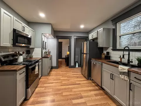 Kitchen - 4849 Prosperity Pl, Cincinnati, OH 45238 photo 3 of 4