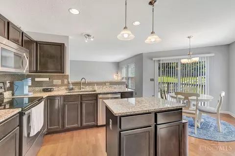 126 Regatta Dr, New Richmond, OH 45157