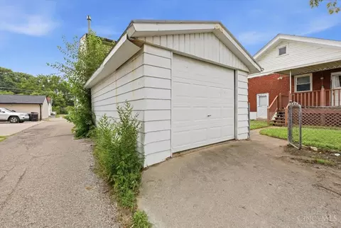 Exterior - 231 Walnut St, Reading, OH 45215 photo 9 of 10