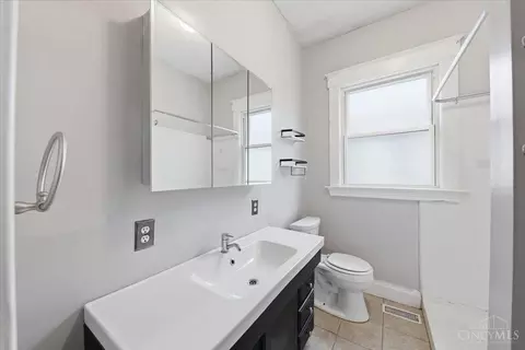 Bath - 231 Walnut St, Reading, OH 45215 photo 1 of 4