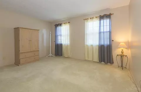 Bedroom - 8134 Saddleback Pl, Maineville, OH 45039 photo 3 of 9