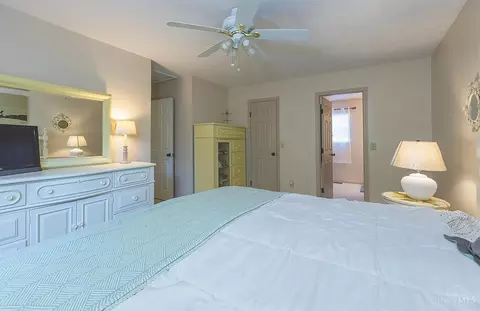 Bedroom - 8134 Saddleback Pl, Maineville, OH 45039 photo 2 of 9