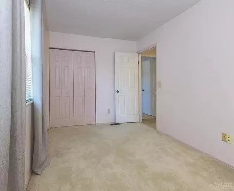 Bedroom - 8134 Saddleback Pl, Maineville, OH 45039 photo 6 of 9