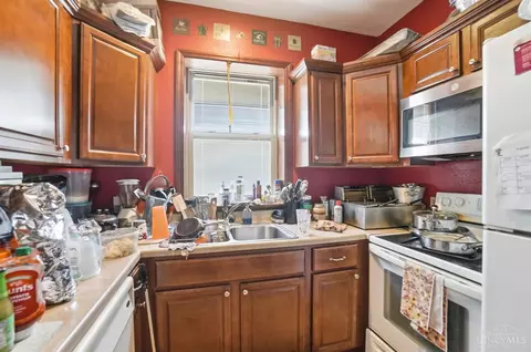 Kitchen - 243 Vine St, Reading, OH 45215 photo 4 of 4