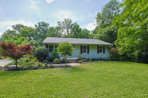 9743 Cedar Dr, Loveland, OH 45140