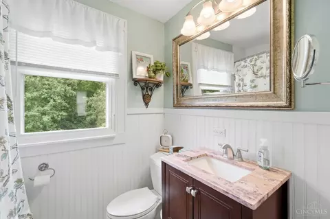 Bath - 1639 Sutton Ave, Cincinnati, OH 45230 photo 1 of 1