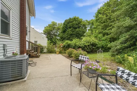 Exterior - 1639 Sutton Ave, Cincinnati, OH 45230 photo 6 of 9