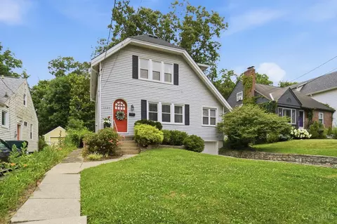 Exterior - 1639 Sutton Ave, Cincinnati, OH 45230 photo 2 of 9