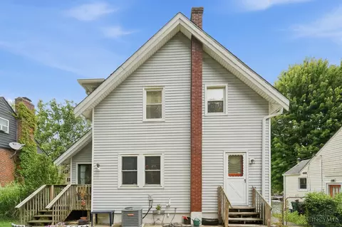 Exterior - 1639 Sutton Ave, Cincinnati, OH 45230 photo 4 of 9