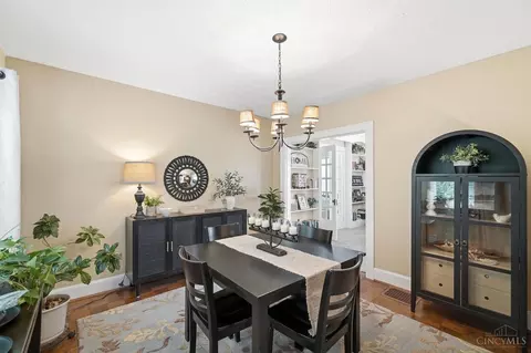 Dining - 1639 Sutton Ave, Cincinnati, OH 45230 photo 2 of 2
