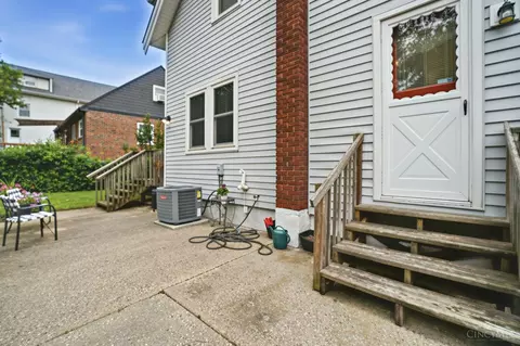 Exterior - 1639 Sutton Ave, Cincinnati, OH 45230 photo 5 of 9