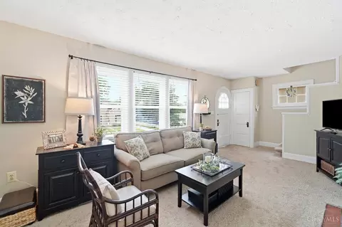Living - 1639 Sutton Ave, Cincinnati, OH 45230 photo 2 of 2