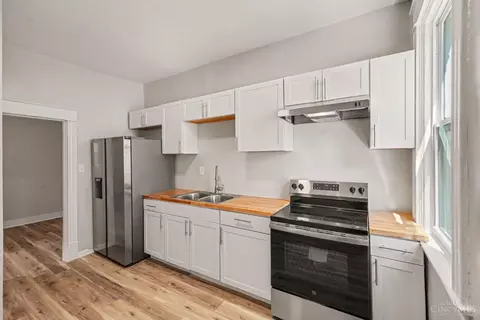 Kitchen - 1276 Dewey Ave, Cincinnati, OH 45205 photo 1 of 2