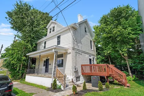 Exterior - 1276 Dewey Ave, Cincinnati, OH 45205 photo 3 of 5