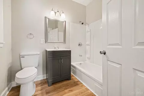 Bath - 1276 Dewey Ave, Cincinnati, OH 45205 photo 2 of 2