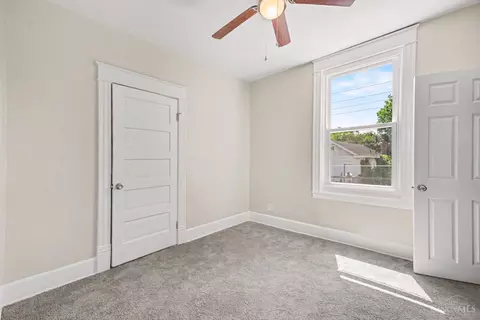 Bedroom - 1276 Dewey Ave, Cincinnati, OH 45205 photo 1 of 4