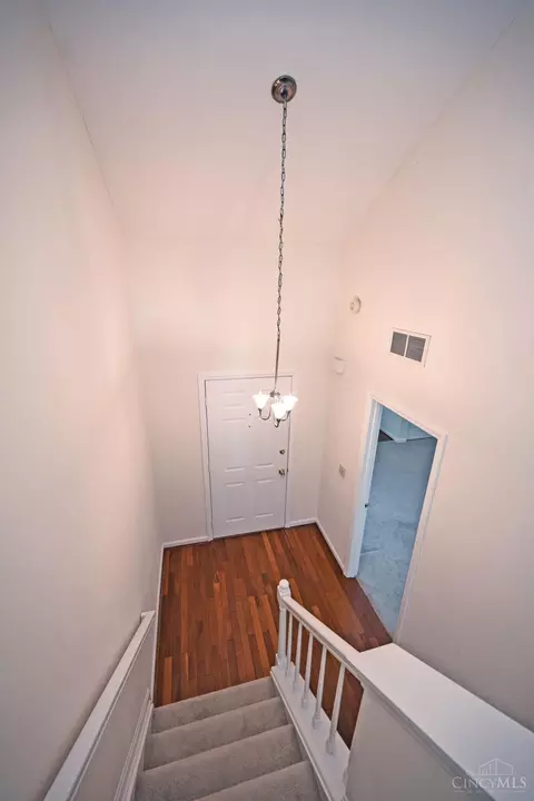 Entry Way - 1109 Wittshire Ln, Cincinnati, OH 45255 photo 4 of 4