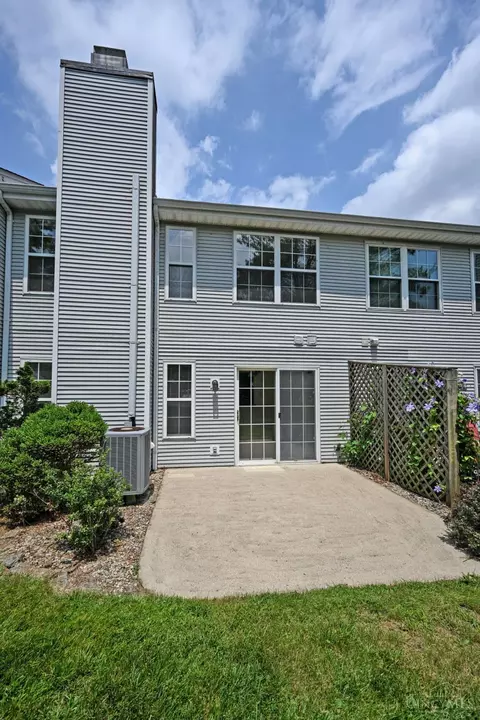 Exterior - 1109 Wittshire Ln, Cincinnati, OH 45255 photo 6 of 8