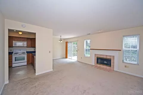Living - 1109 Wittshire Ln, Cincinnati, OH 45255 photo 1 of 5