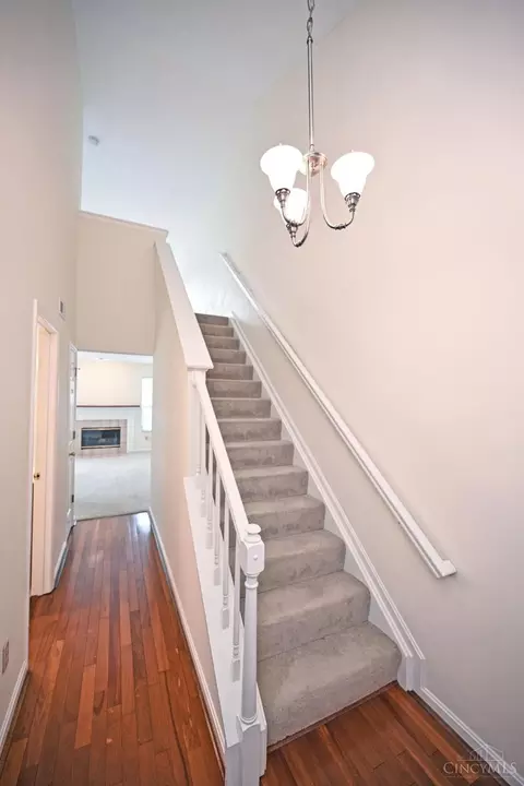 Entry Way - 1109 Wittshire Ln, Cincinnati, OH 45255 photo 1 of 4