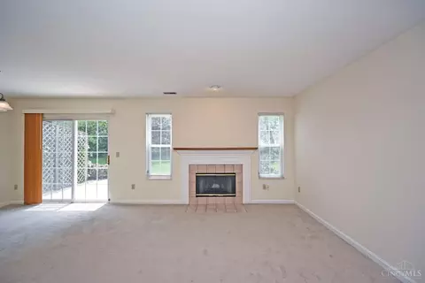 Living - 1109 Wittshire Ln, Cincinnati, OH 45255 photo 2 of 5