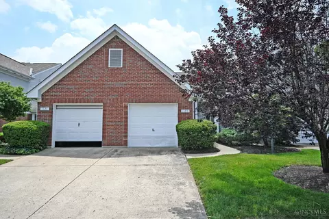 Exterior - 1109 Wittshire Ln, Cincinnati, OH 45255 photo 2 of 8