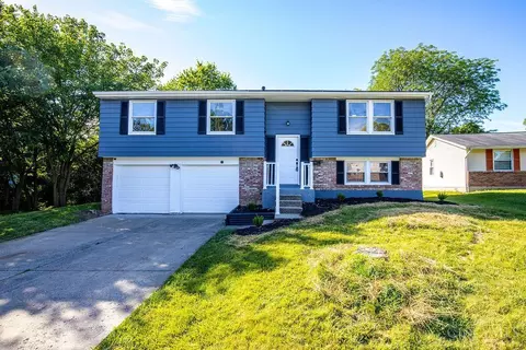 1341 Longacre Dr, Forest Park, OH 45240