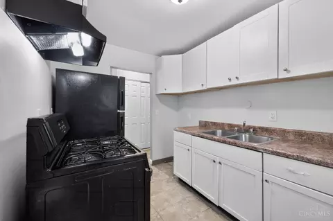 8760 Grenada Dr, Cincinnati, OH 45231 photo 14