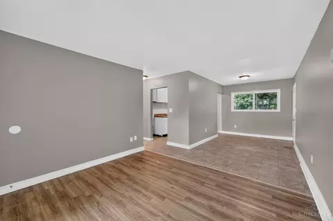 8760 Grenada Dr, Cincinnati, OH 45231 photo 6