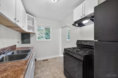 8760 Grenada Dr, Cincinnati, OH 45231 photo 13