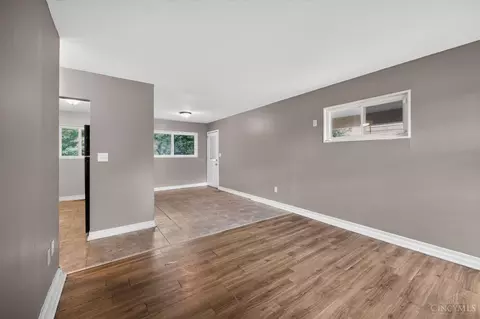 8760 Grenada Dr, Cincinnati, OH 45231 photo 10