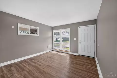 8760 Grenada Dr, Cincinnati, OH 45231 photo 9