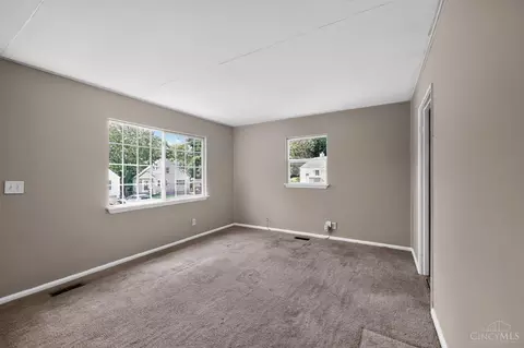 1910 Ashbrook Dr, Cincinnati, OH 45238 photo 6