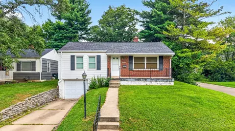 Exterior - 6480 Ridgefield Dr, Cincinnati, OH 45224 photo 3 of 7
