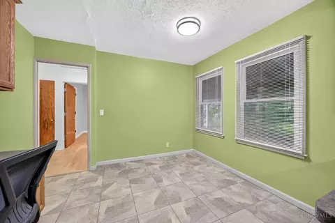 Entry Way - 6480 Ridgefield Dr, Cincinnati, OH 45224 photo 1 of 1