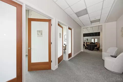Entry Way - 400 Pike St, Cincinnati, OH 45202 photo 2 of 2