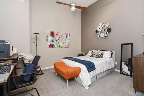 Bedroom - 400 Pike St, Cincinnati, OH 45202 photo 3 of 6