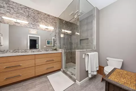 Bath - 400 Pike St, Cincinnati, OH 45202 photo 2 of 4