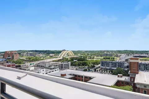 View/Area - 400 Pike St, Cincinnati, OH 45202 photo 3 of 14