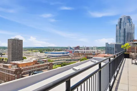 View/Area - 400 Pike St, Cincinnati, OH 45202 photo 4 of 14