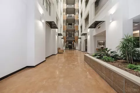 Entry Way - 400 Pike St, Cincinnati, OH 45202 photo 1 of 2