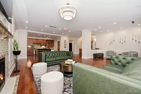 Living - 400 Pike St, Cincinnati, OH 45202 photo 7 of 9