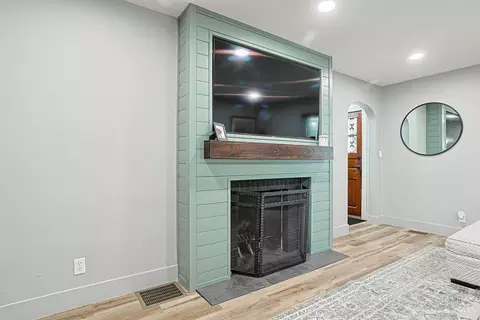 Living - 100 Elbern Ave, Harrison, OH 45030 photo 4 of 4