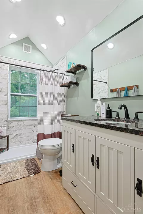 Bath - 100 Elbern Ave, Harrison, OH 45030 photo 3 of 3